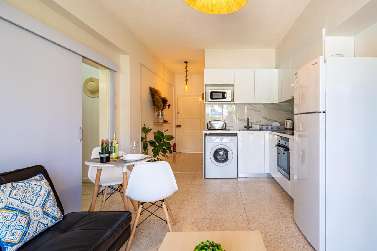 Sea Breeze 1-Br Apt In Pyla Bagian luar foto