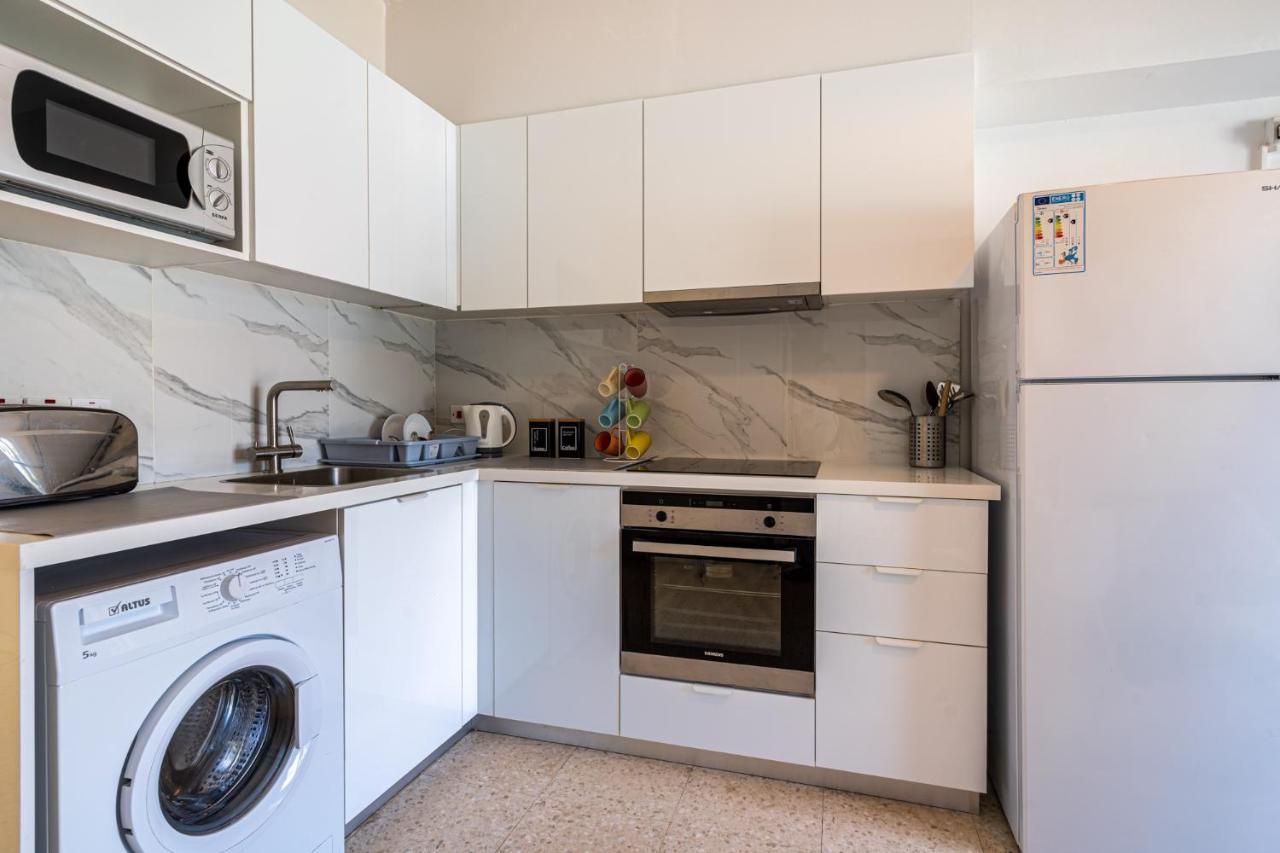 Sea Breeze 1-Br Apt In Pyla Bagian luar foto